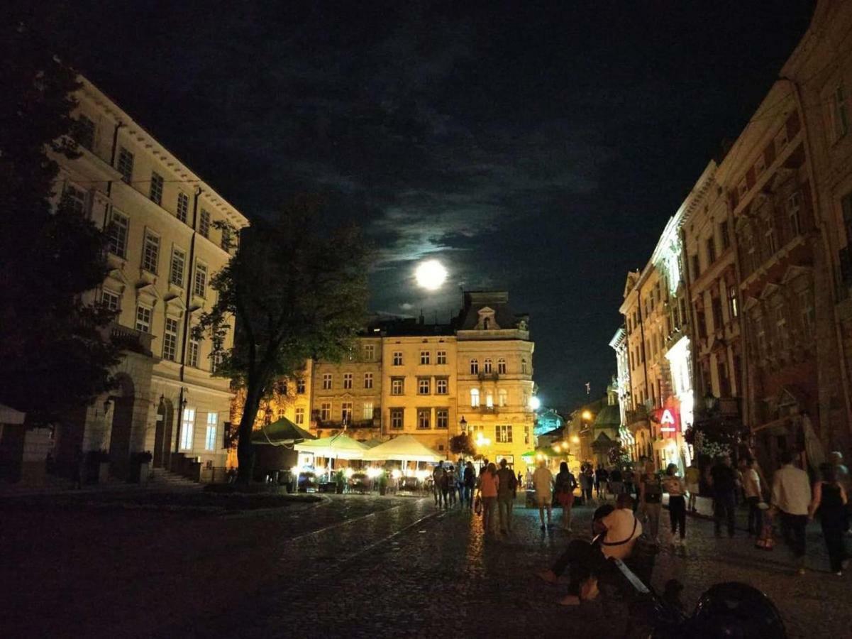 Modern Apartment In Lviv Historic Centre Exterior foto